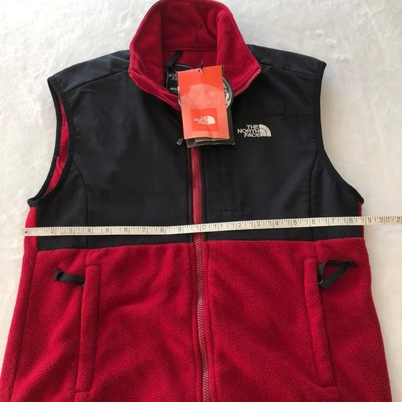 NWT: The Northface Lightweight vest. Black and red Size - Picture 12 of 17